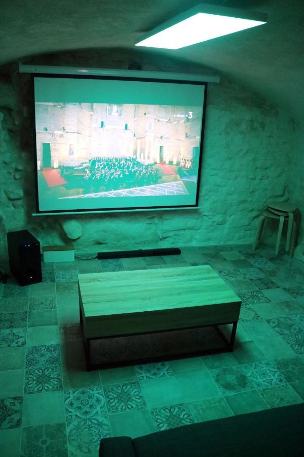 Maison 2 Chambres 100M Du Theatre Antique Avec Salle Cinema Оранж Екстериор снимка